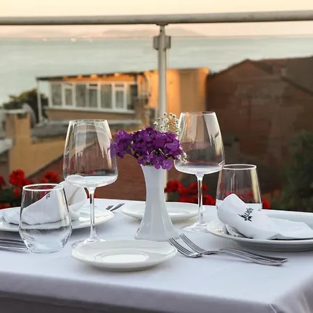 Almina Hotel