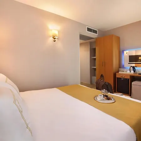 Hotel Almina 4*